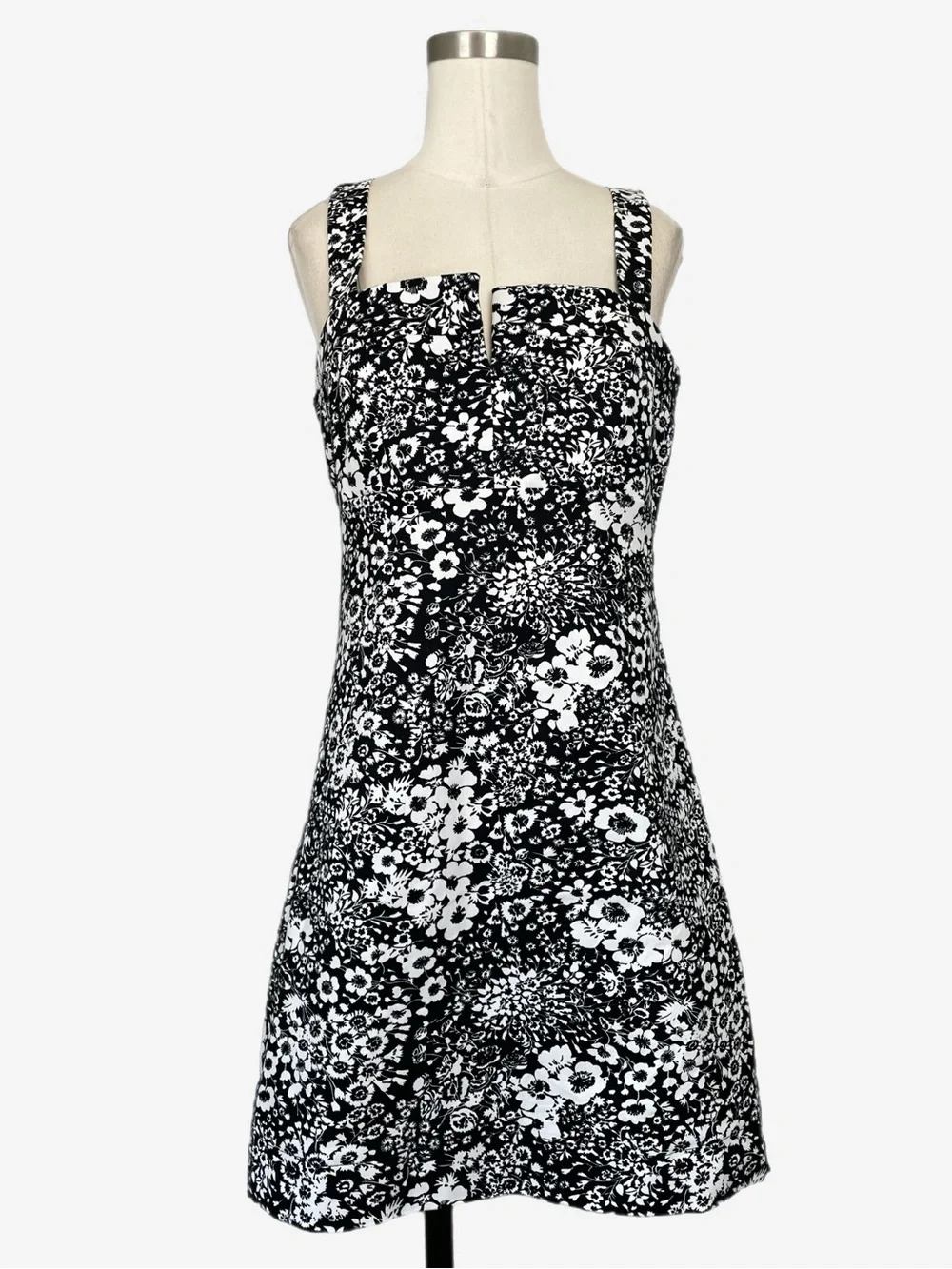 Hyacinth House Black white floral Gaia mini dress stretch preppy neutral M